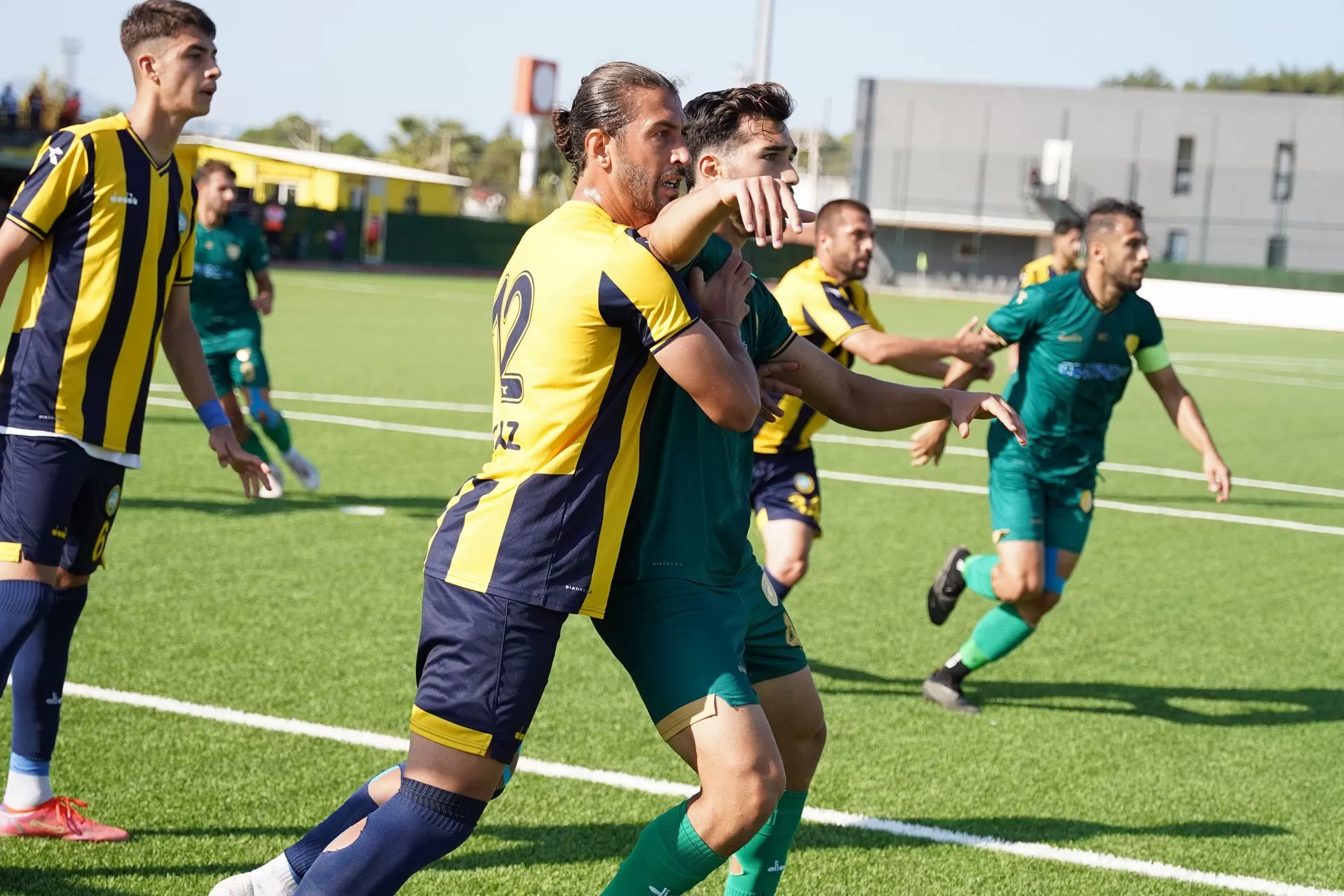 Aliağaspor FK, Türkiye Futbol Federasyonu 3. Lig'in 5. haftasında konuk ettiği Talasgücü Belediyespor'u 3-0 yenerek galibiyet serisini devam ettirdi. 