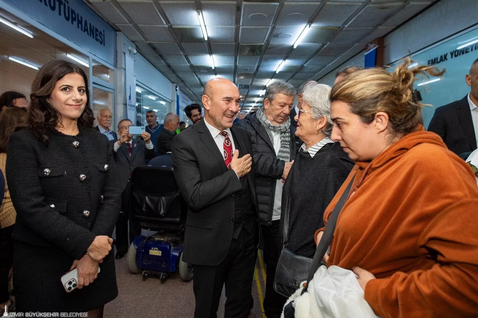 İzmir Büyükşehir Belediyesi, öğrencilerin bilgiye erişimini kolaylaştırmak ve 68 kuşağını genç nesillere tanıtmak amacıyla Kültür 68 Kütüphanesi'ni hizmete açtı. 