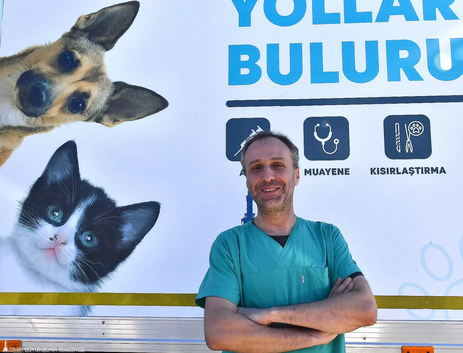 İzmir Büyükşehir Belediyesi'nin Mobil Kısırlaştırma Aracıyla Bir Yılda Bin 600 Sokak Hayvanı Sağlık ve Kontrol Altına Alındı.