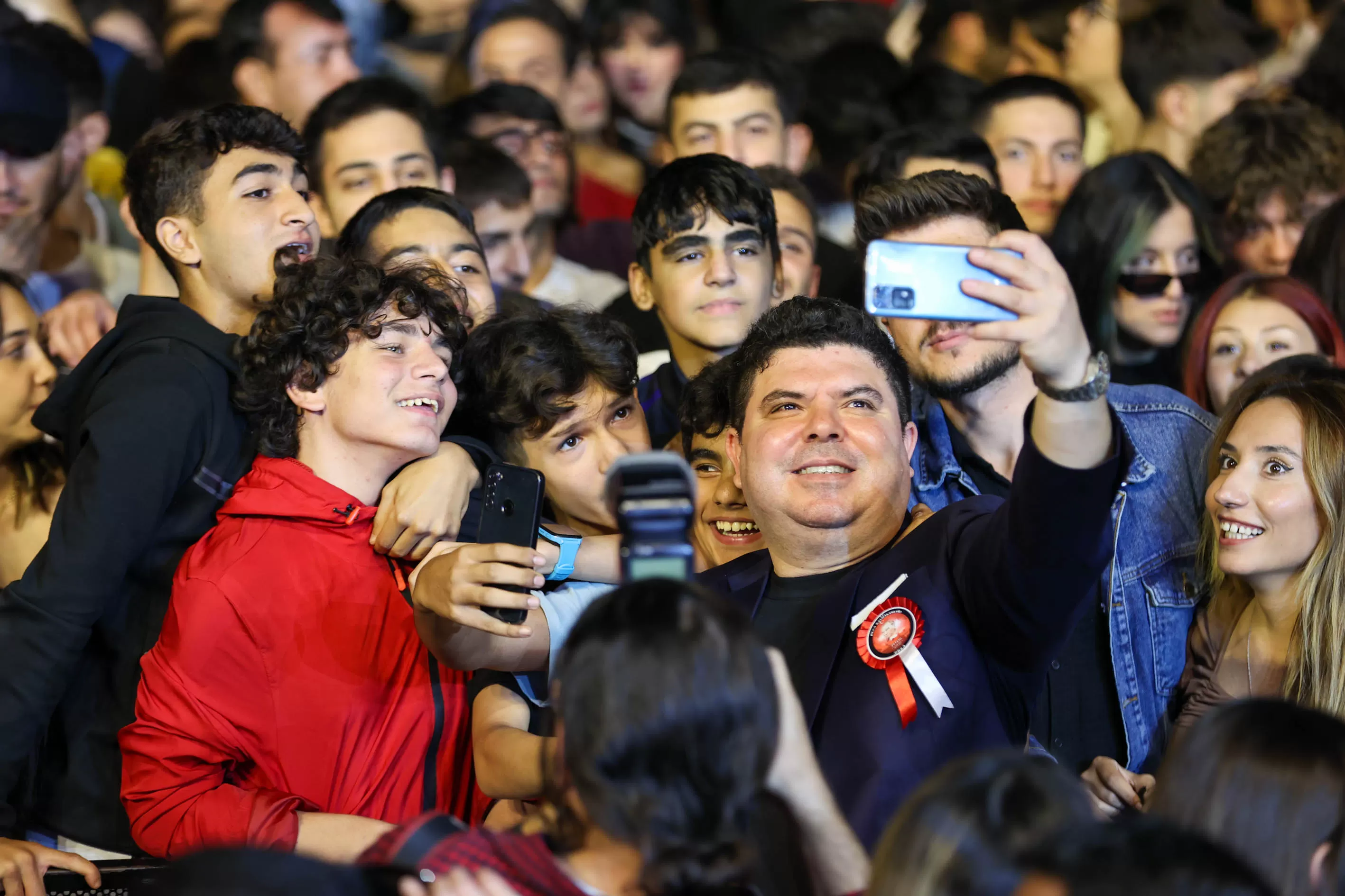 Buca Belediyesi, Cumhuriyet'in 100. yıl dönümü coşkusunu büyük bir etkinlikle kutladı.