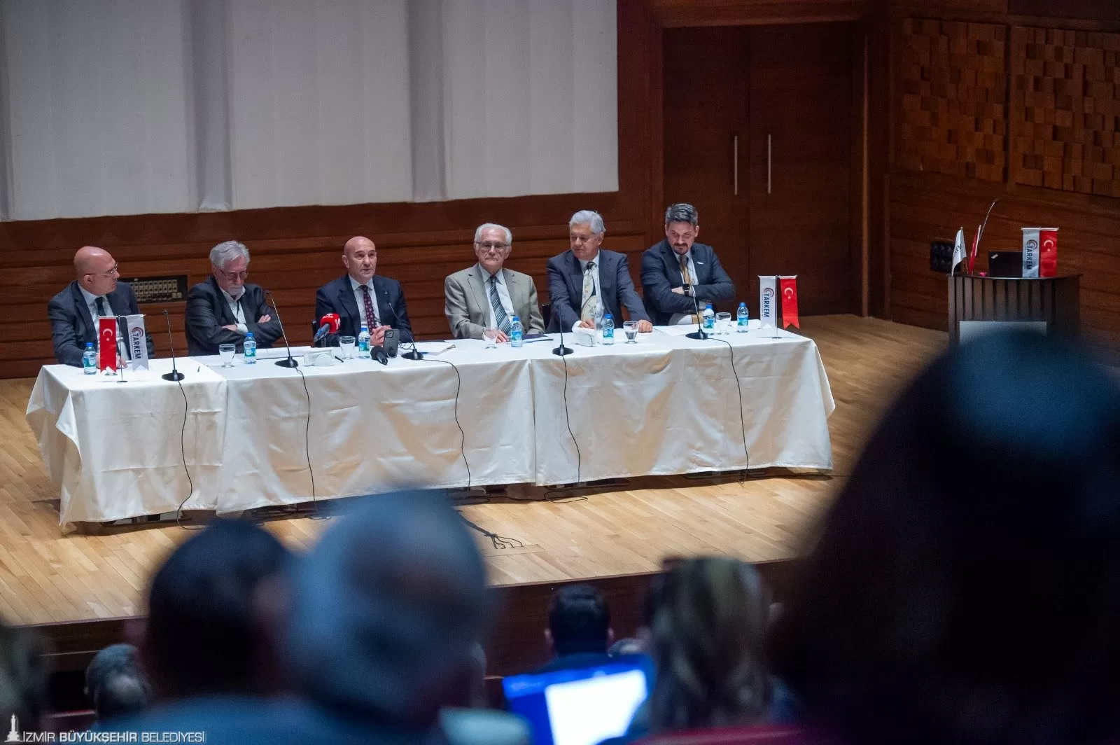  İzmir Büyükşehir Belediye Başkanı Tunç Soyer, Kemeraltı'nın Yeniden Canlandırılması İçin Görkemli Planları Açıkladı