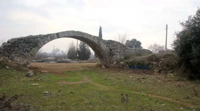 İzmir'in Menderes ilçesinde belediye başkan aday adayı İsmail Karabelin, ilçeye yeni mesire alanları kazandırmak için projelerini açıkladı.