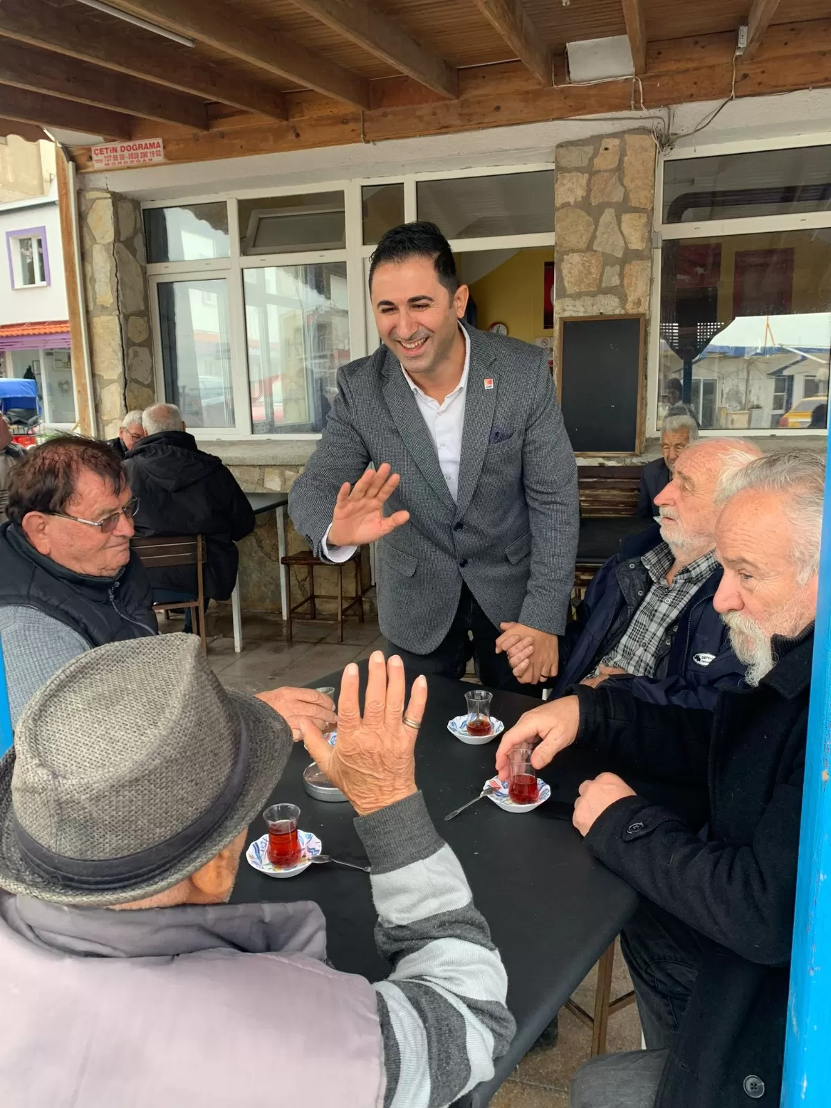 Karaburun Belediye Başkan Aday Adayı Kazım Yevimli, "Karaburun'da Gerek Dijitalde Gerekse Birlikte Halk ve Belediye El Ele" projesini duyurdu. 