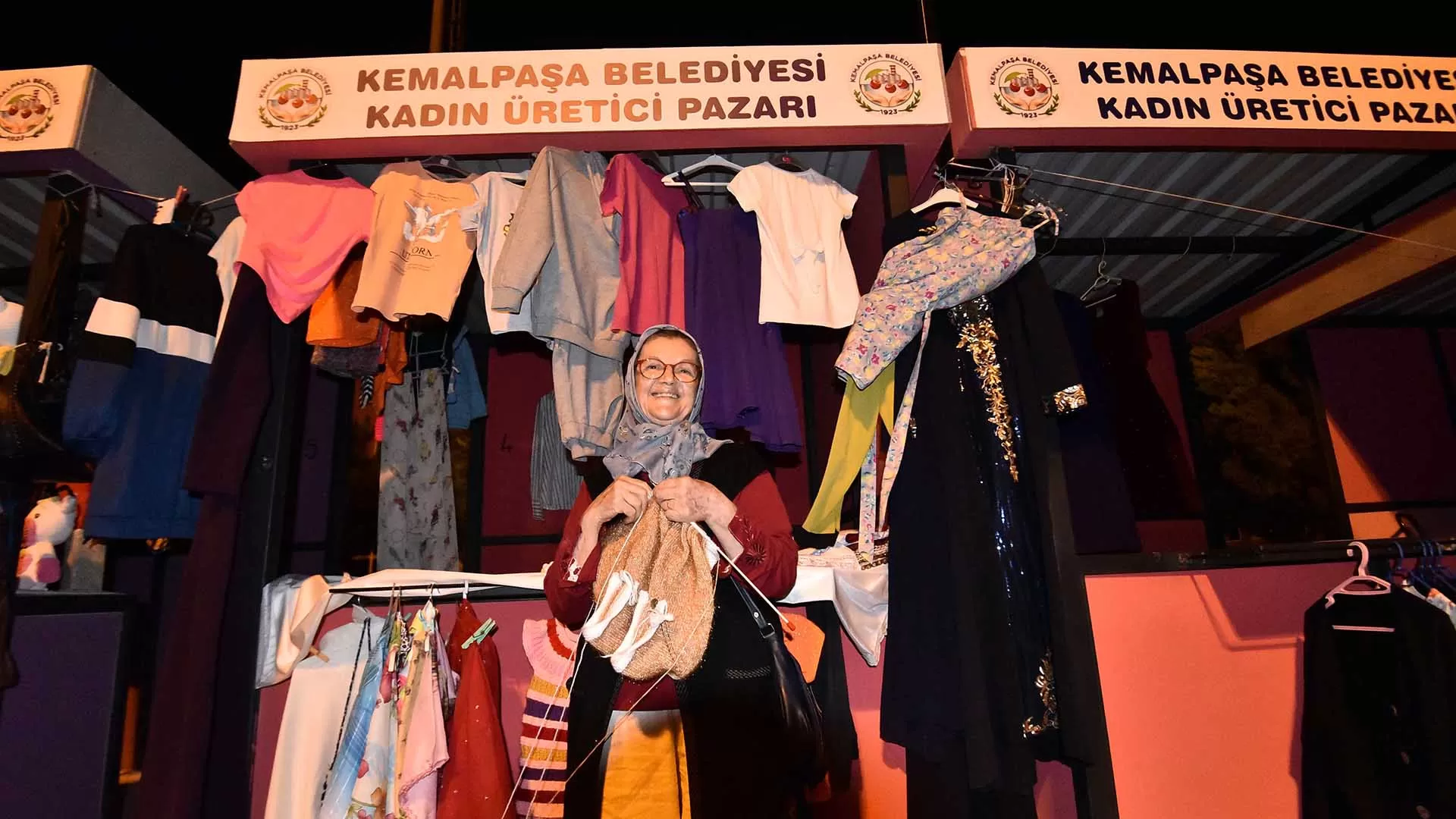 Kemalpaşa Kadın Üretici Pazarı Kemalpaşa Belediyesi himayesinde kuruldu.