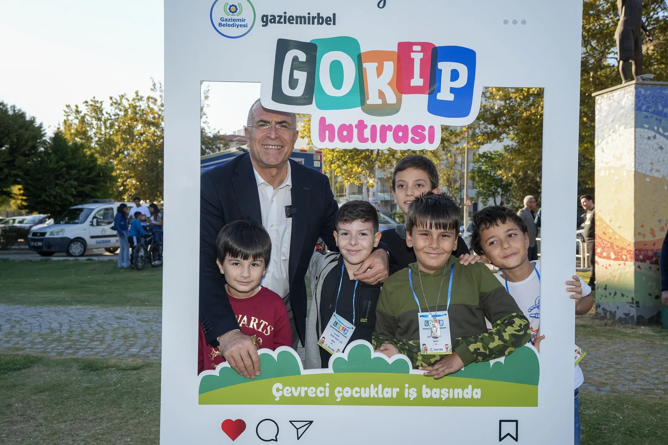 Gaziemir Belediyesi'nin düzenlediği Giysi, Oyuncak, Kitap İkinci El Pazarı (GOKİP) büyük ilgi gördü.