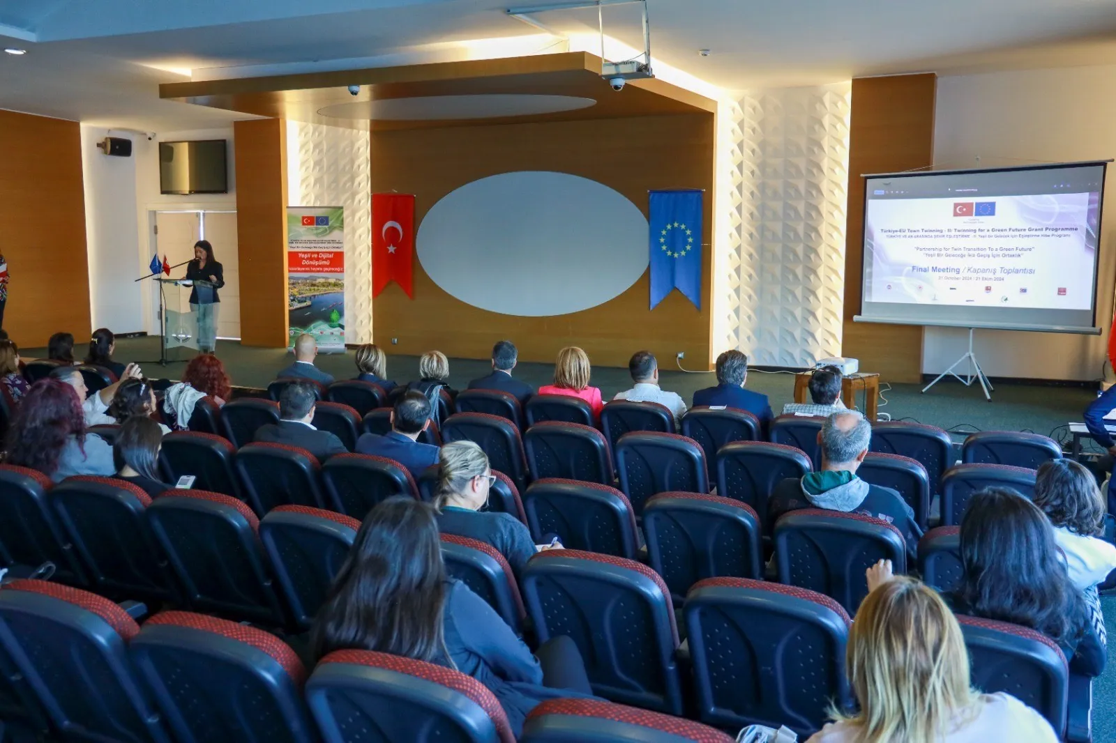 Karşıyaka Belediyesi, Gdynia Belediyesi ve Ege Orman Vakfı iş birliğiyle yürütülen "Yeşil Bir Geleceğe İkiz Geçiş İçin Ortaklık" projesini tamamladı.