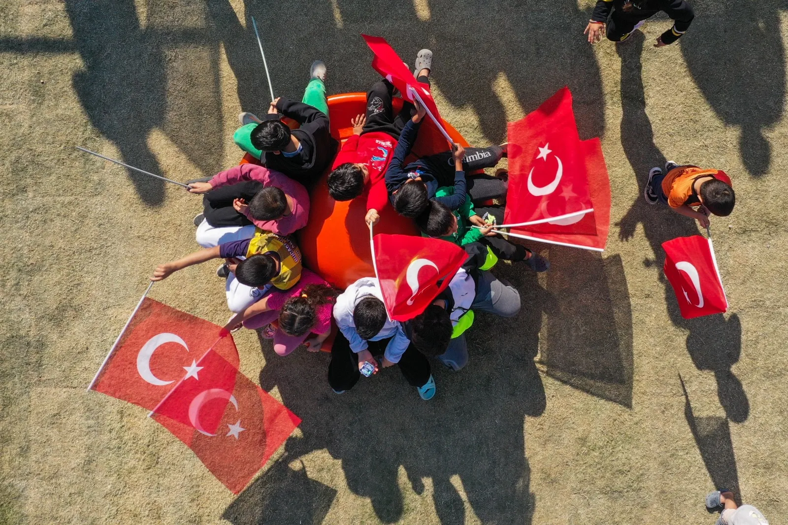 Konak Belediyesi, Diyarbakır'da katledilen 8 yaşındaki Narin Güran'ın adını Kocakapı Mahallesi'nde açılan yeni parkta ölümsüzleştirdi.