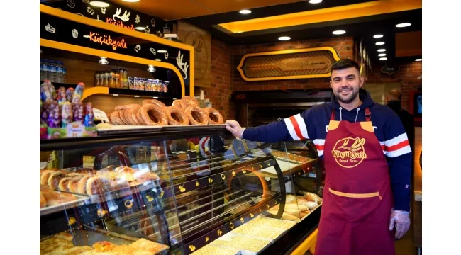 Misafirperverliğin en güzel örneklerinin sergilendiği bu kahvaltı duraklarını keşfedin. Hem yerli halkın hem de turistlerin tercih ettiği bu mekânlarla, kahvaltı deneyiminizi bir şölene dönüştürün..