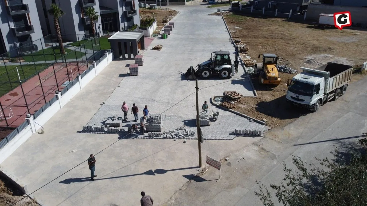 Menderes Belediyesi’nden Cüneytbey Mahallesi'nde Yol Yenileme Çalışması