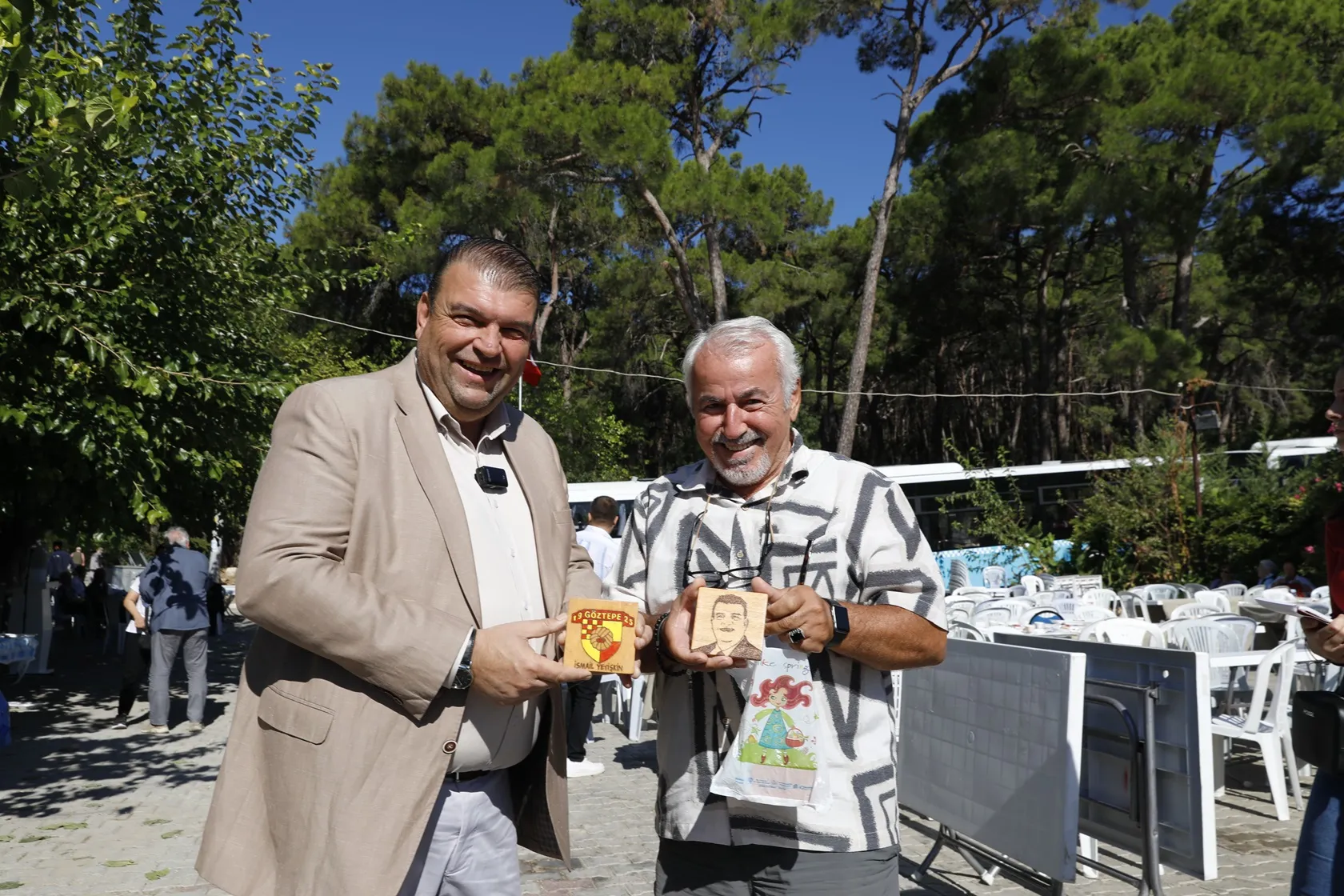 Seferihisar Belediye Başkanı İsmail Yetişkin, yaşlı vatandaşların sosyalleşmesi ve hayat kalitesinin artması için önemli adımlar atıyor.