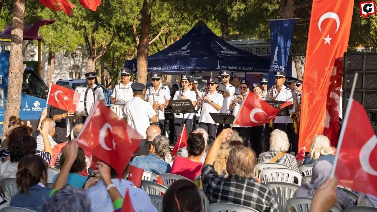 VR Gözlükle Anıtkabir'e Sanal Ziyaret: Aliağa'da Unutulmaz Bir Gün