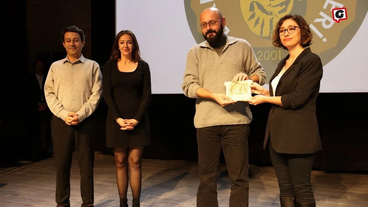 Bornova Belediyesi Tiyatrosu, Eskişehir'de İki Büyük Ödül Kazandı