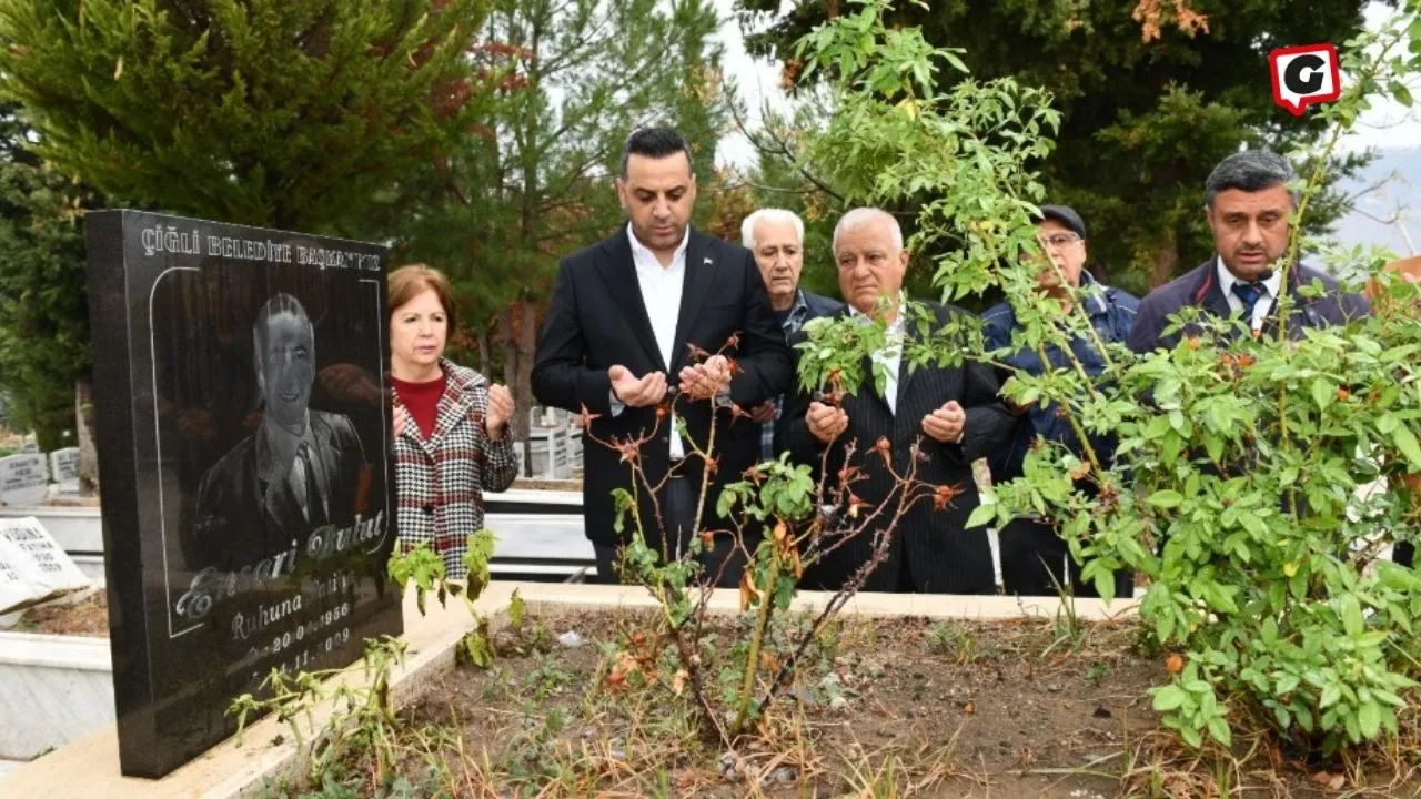 Çiğli'nin Unutulmayan Başkanı Ensari Bulut, Mezarı Başında Anıldı