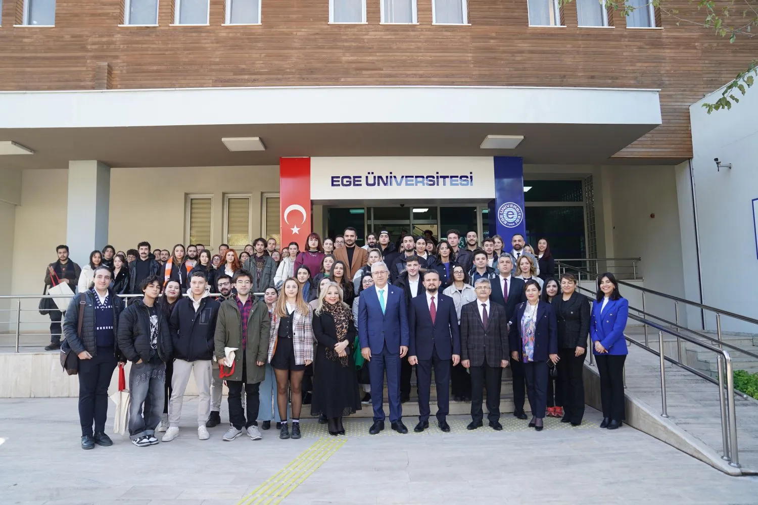 Ege Üniversitesi, Erasmus+ programı kapsamında elde ettiği başarılarla uluslararası alanda dikkat çekiyor. 