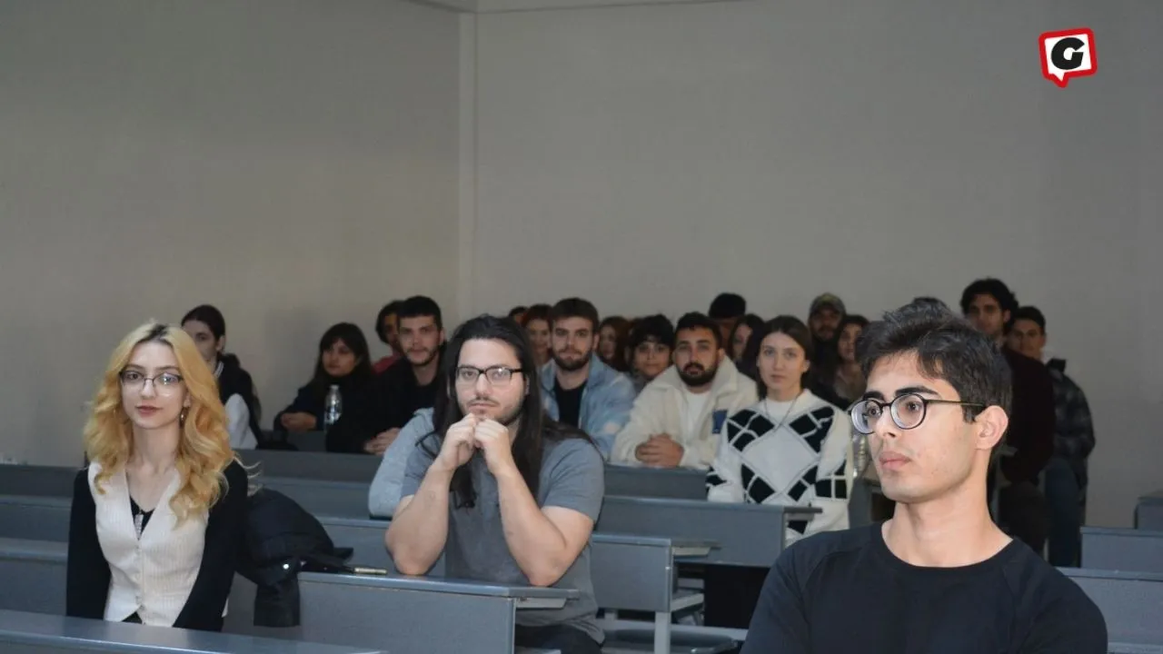 Ege Üniversitesi'nde "Cumhuriyetin İlanı" Konulu Konferans Gerçekleşti