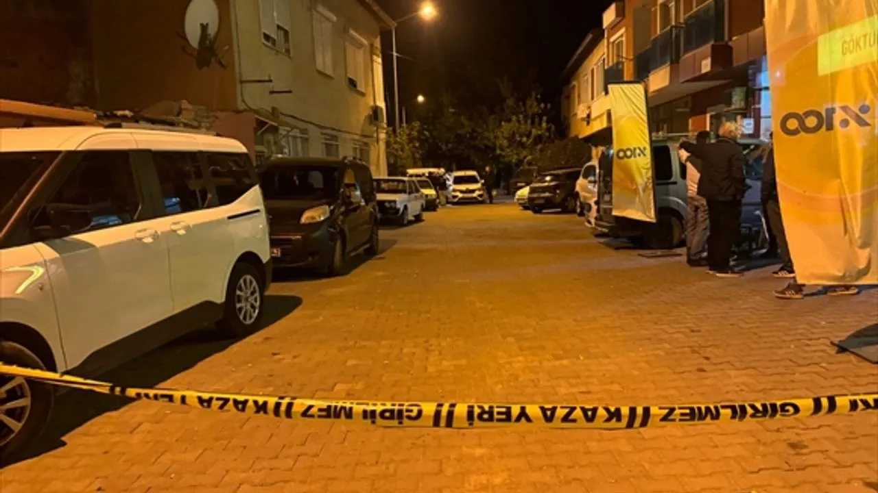 İzmir’de polislere silahlı saldırı: 2’si ağır 3 polis yaralı