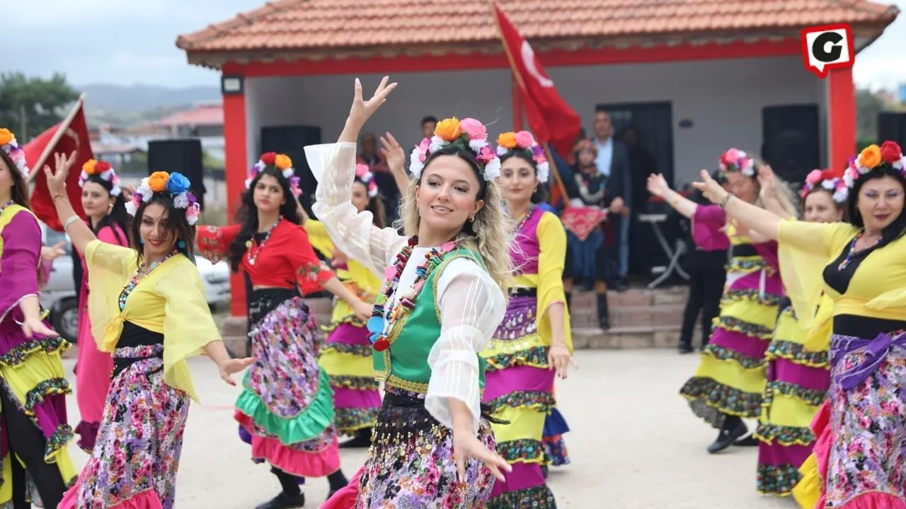 Seferihisar'da Zeytin Hasat Festivali Coşkuyla Başladı