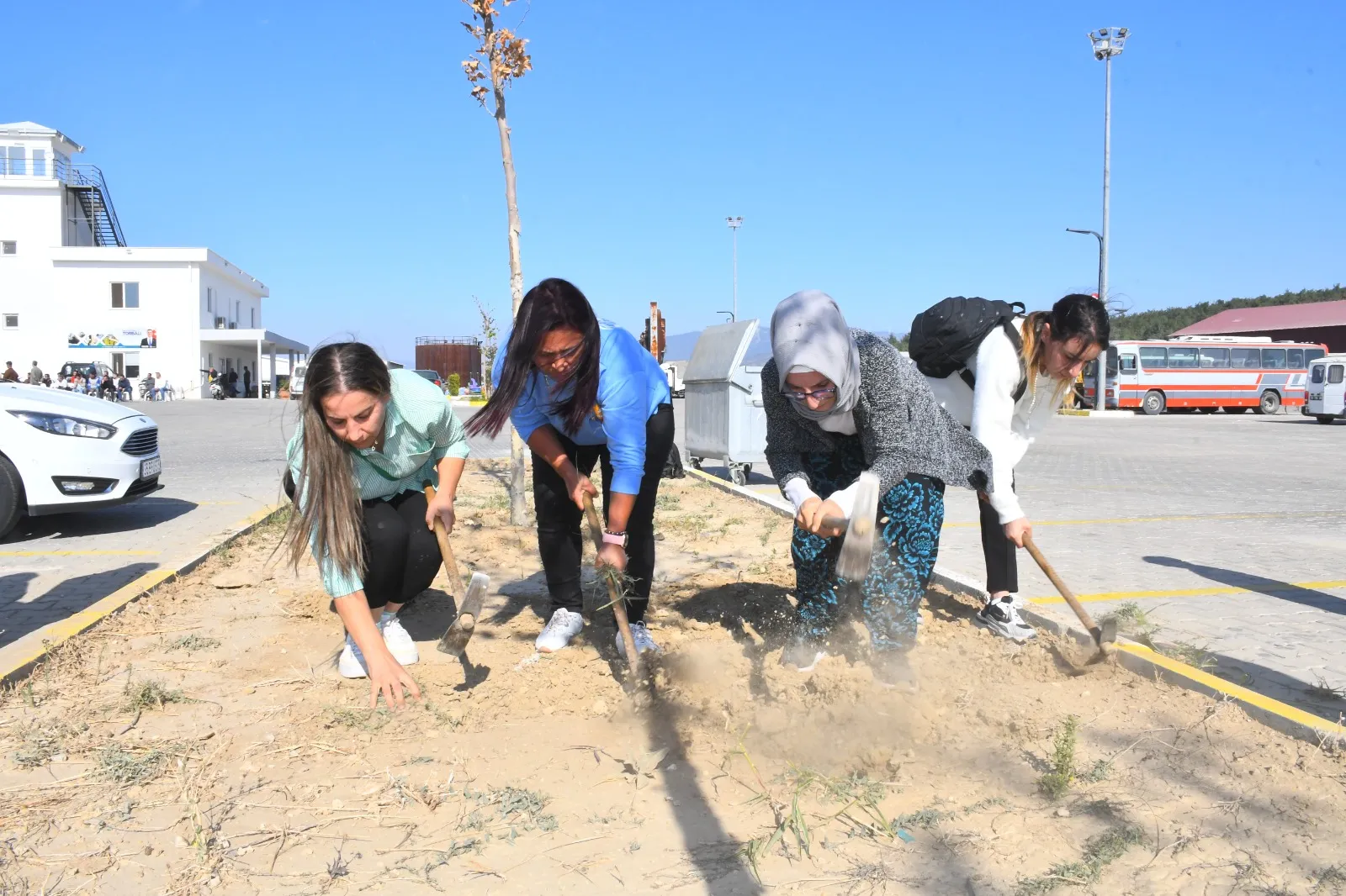 Torbalı Belediyesi, liyakat ilkesine dayalı 58 işçi alım sürecini başarıyla tamamladı. Mülakatlar sonucunda uygun adaylar belirlenecek. 