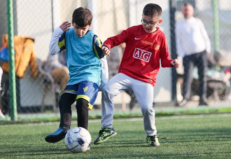 Buca Belediyesi’nin kış spor kurslarına büyük ilgi