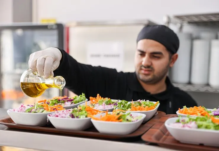 Buca Belediyesi üretmeye devam ediyor: Zeytin hasadı başladı