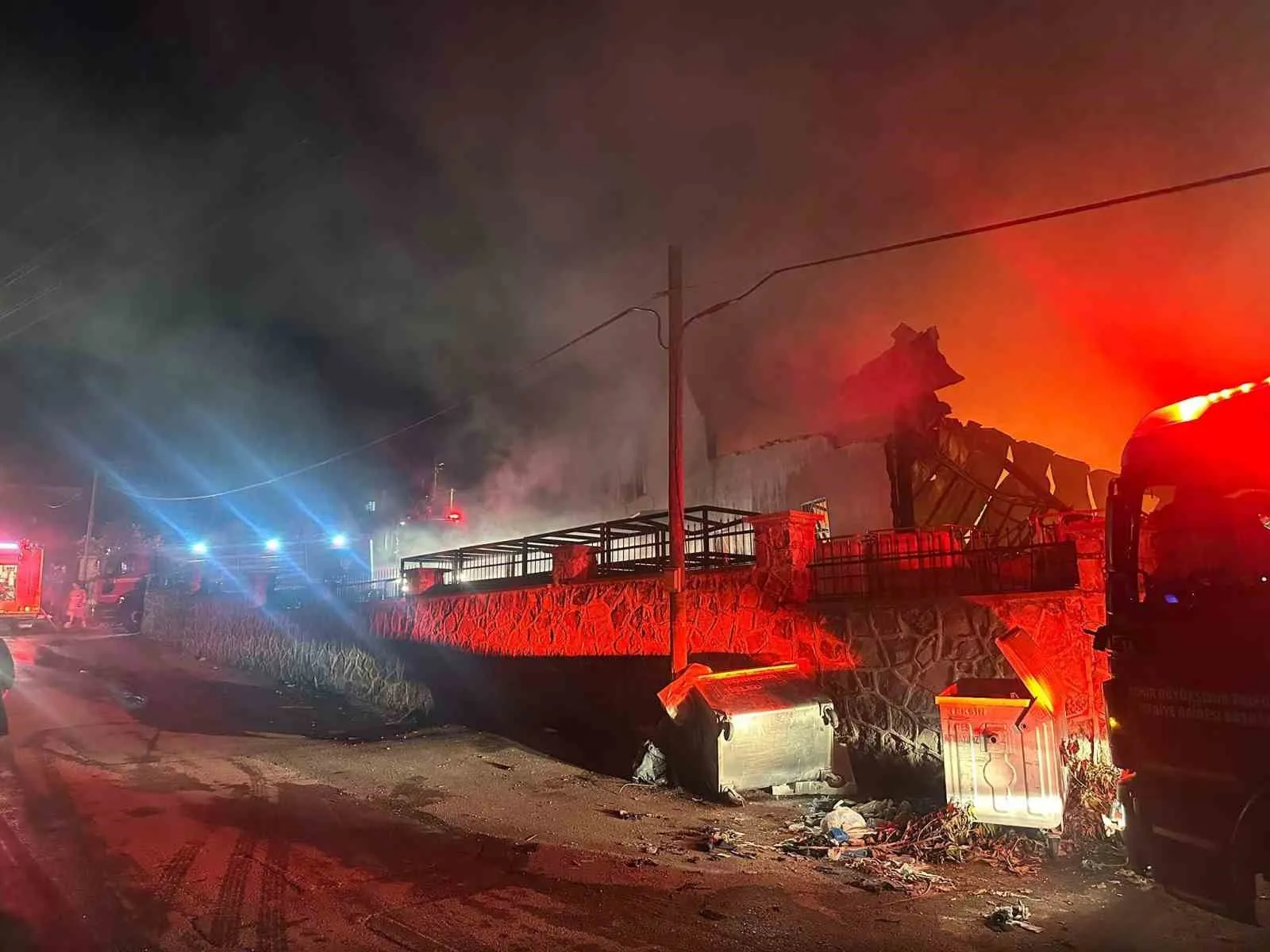 İzmir’de tekstil fabrikasında korkutan yangın