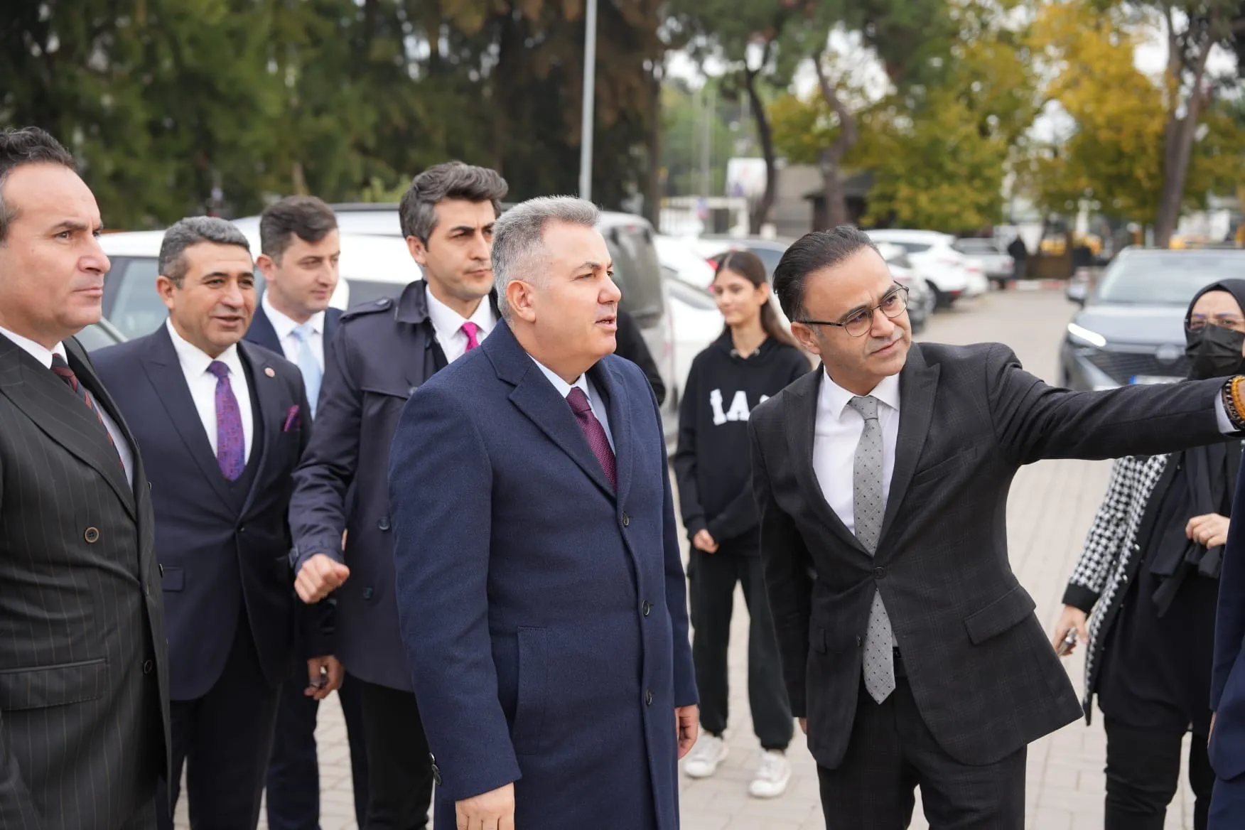 İzmir İl Milli Eğitim Müdürü Dr. Ömer Yahşi, TÜBİTAK Bilim Olimpiyatları 2. Aşama Hazırlık Eğitimi’ni başarıyla tamamlayan öğrencilerle İzmir Atatürk Lisesi’nde bir araya geldi. 