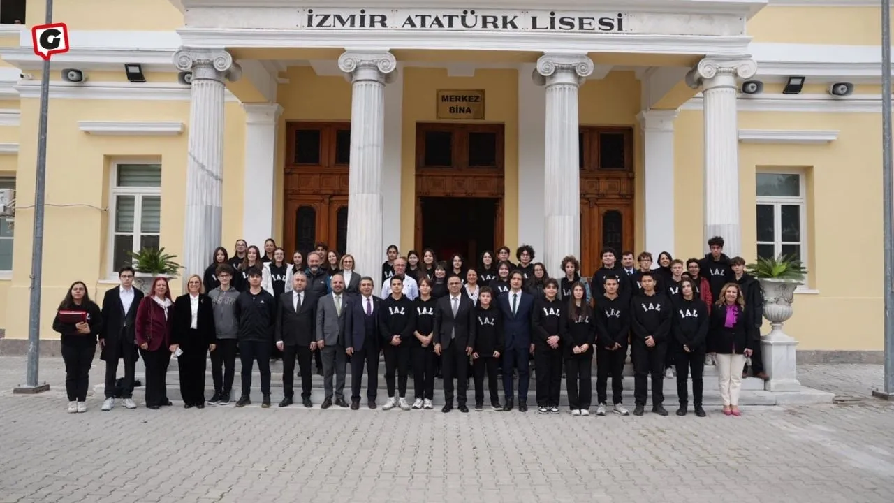 İzmir’de TÜBİTAK Bilim Olimpiyatları 2. Aşama Eğitimine Katılan Öğrencilerle Buluşma