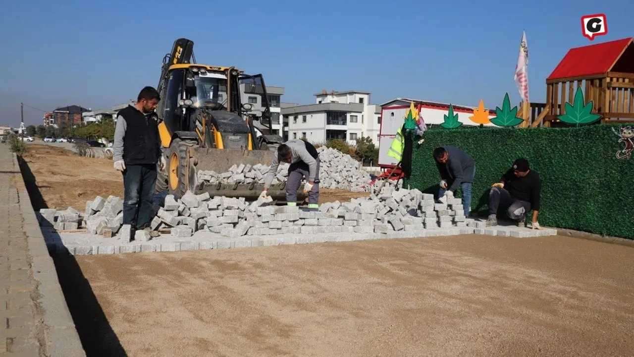 Menderes Belediyesi Barbaros Mahallesi'nde Kilit Parke Döşeme Çalışması Başlattı