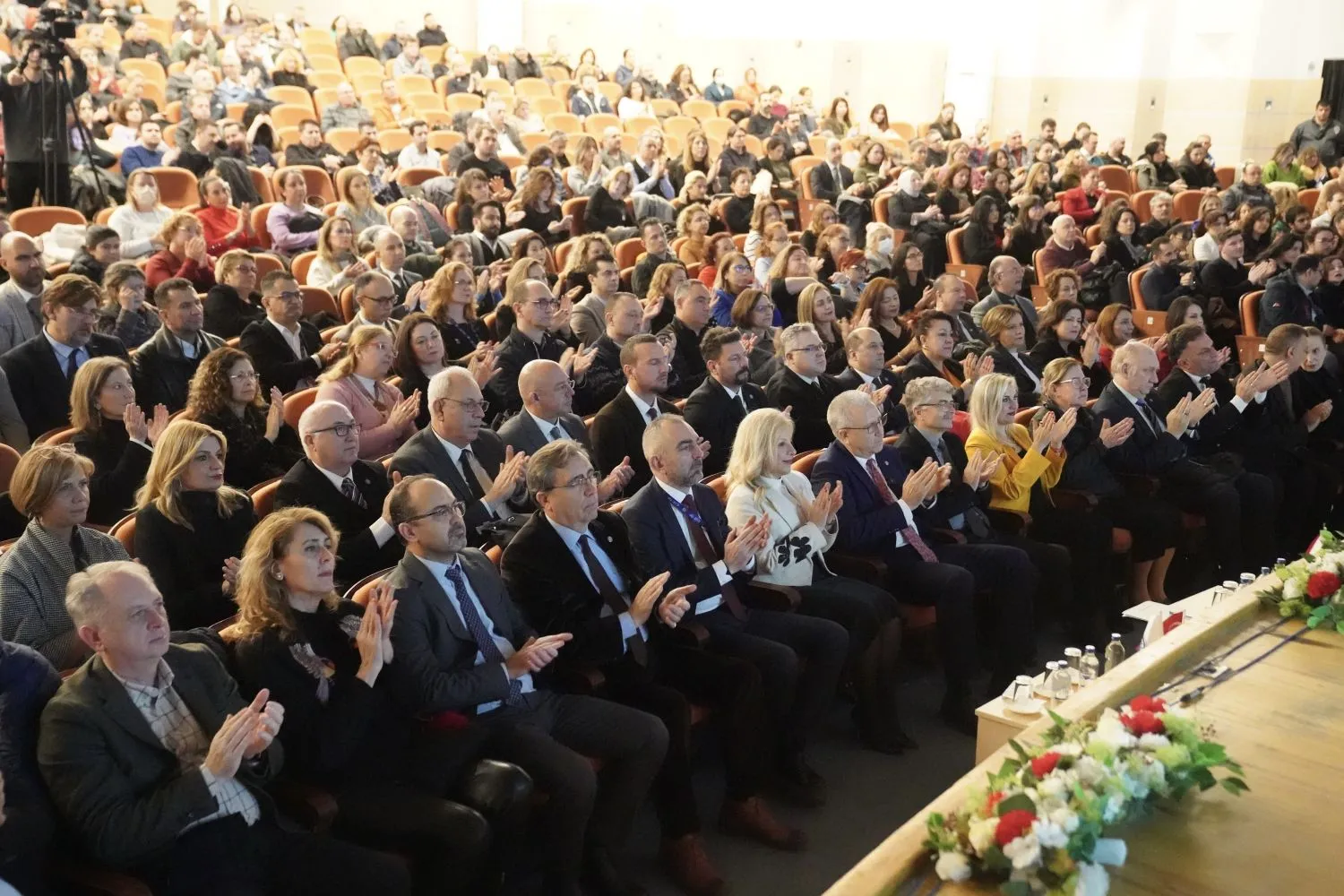 Prof. Dr. Budak, Ege Üniversitesi'nin 70. yılına dair değerlendirme toplantısında başarılarını, gelecekteki hedeflerini ve küresel vizyonunu açıkladı.