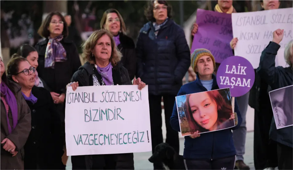 Tire'de düzenlenen büyük kadın yürüyüşüyle erkek şiddeti lanetlendi. Kadınlar, İstanbul Sözleşmesi'nin önemini vurgulayarak, şiddetsiz bir yaşam için mücadele etmeye devam edeceklerini belirtti.