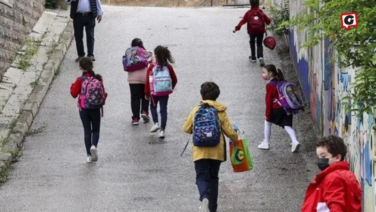 Velilerin Cebini Rahatlatacak Karar! Okul Kıyafetlerinde Yeni Yönetmelik