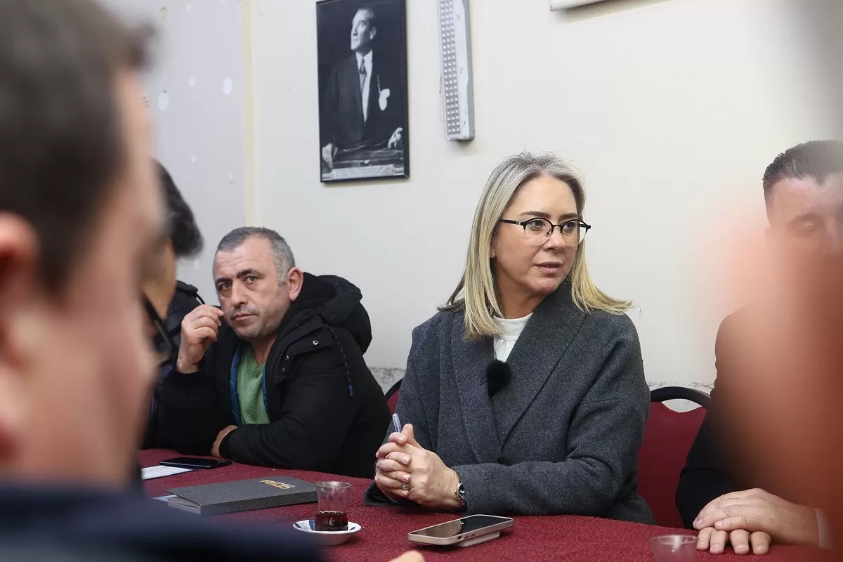 AK Parti Konak Belediye Başkan Adayı Ceyda Bölünmez Çankırı, İzmir'de CHP'nin hizmetsizliğini vurgulayarak, vatandaşın bu duruma son vereceğini ifade etti. 