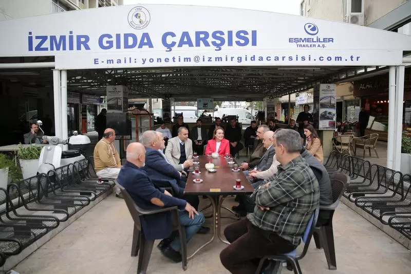 CHP Konak Adayı Mutlu, İzmir Kadın Kuruluşları Birliği'nde yaptığı konuşmada, iktidarın kadınlar üzerindeki baskılarına karşı direnmeye devam edeceklerini söyledi.