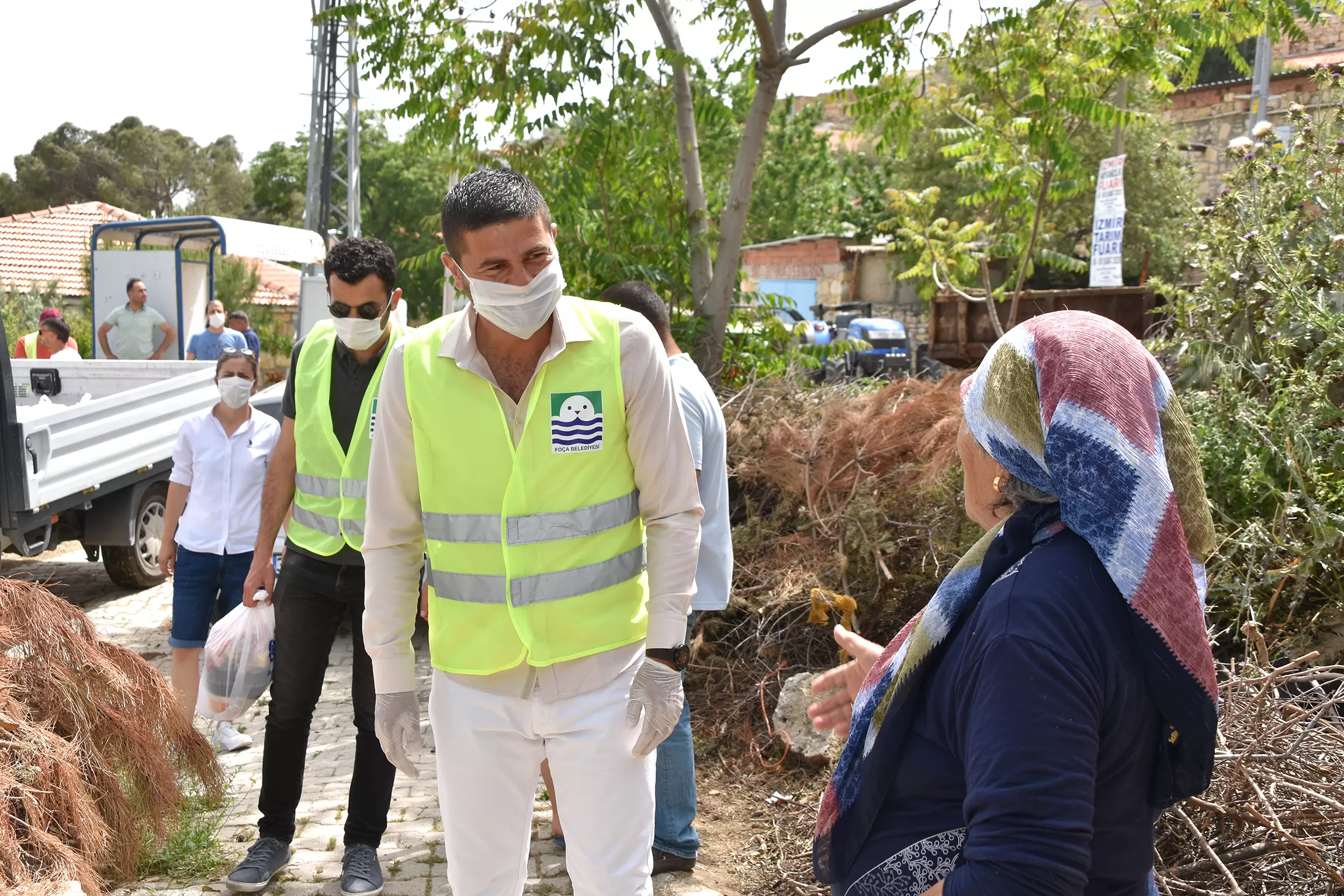 Foça Belediyesi, geleneksel belediyecilik anlayışını sosyal belediyecilik ile harmanlayarak, vatandaşlara geniş kapsamlı hizmetler sunmaya devam ediyor.