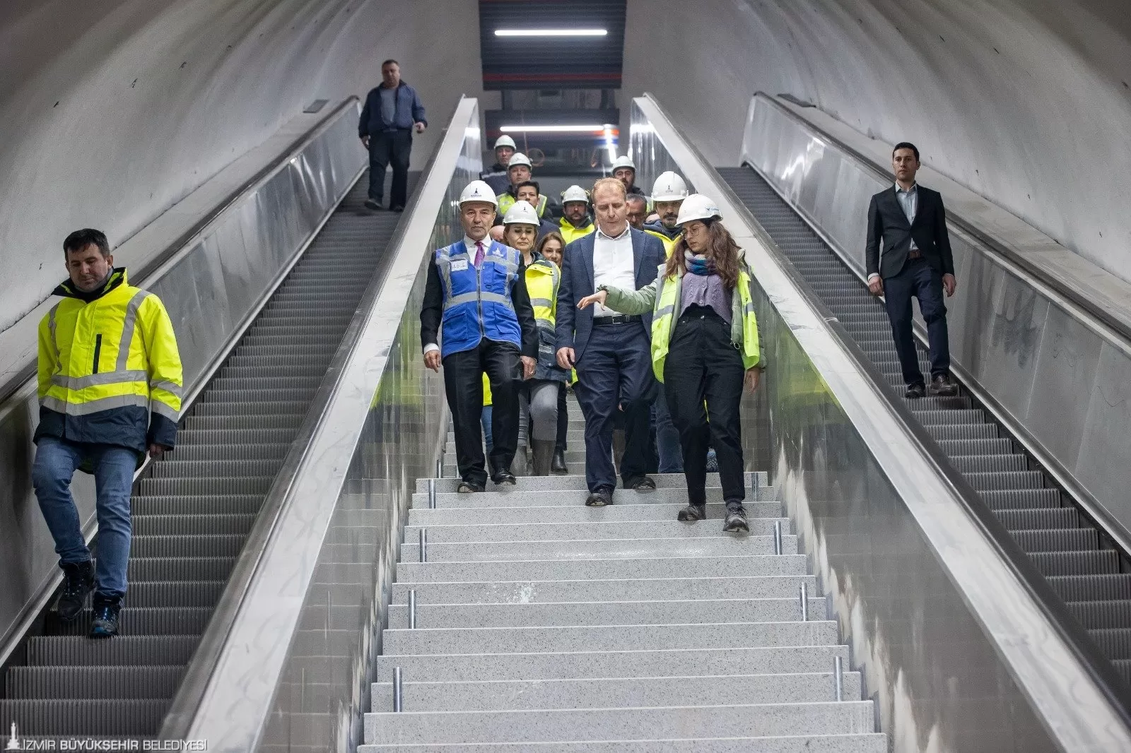 İzmir Büyükşehir Belediyesi, Çiğli Tramvayı'nın ardından Narlıdere Metrosu'nu da 24 Şubat'ta hizmete açıyor.