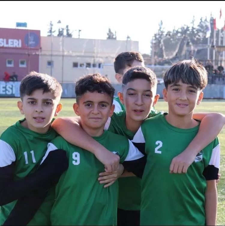 Narlıdere Belediyespor'un U-11, U-12 ve U-14 takımları, Kuşadası'nda düzenlenen Sömestr Cup'tan 3 kupayla döndü.