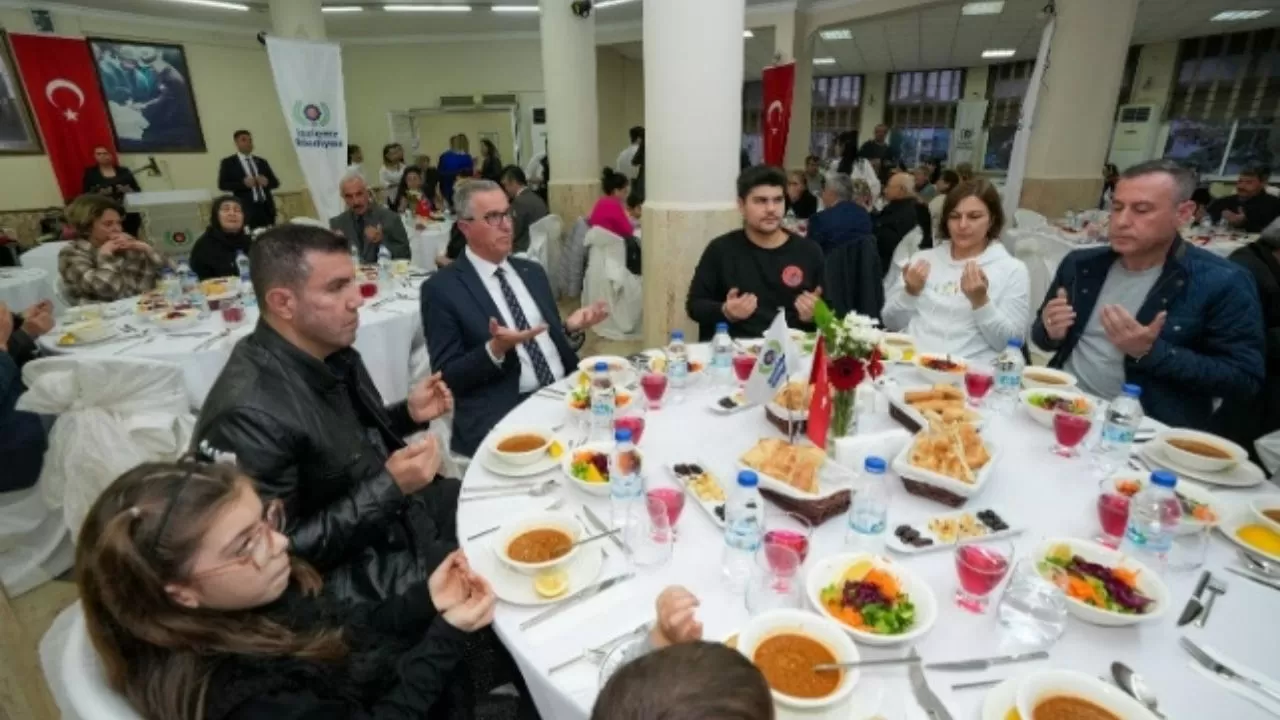 Gaziemir Belediyesi Şehit Ailelerini ve Gazileri İftar Sofrasında Ağırladı