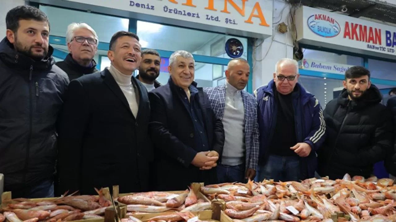 Hamza Dağ, İzmir Su Ürünleri Hali’nde Esnafa Müjde Verdi: “Balık Halini Yenileme Zamanı Geldi”