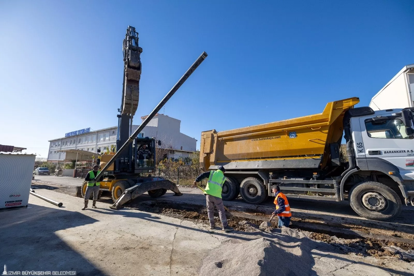 İzmir Büyükşehir Belediyesi, Seferihisar'da 5 yılda 2.5 milyar TL yatırım yaparak yaşam kalitesini artırdı. 