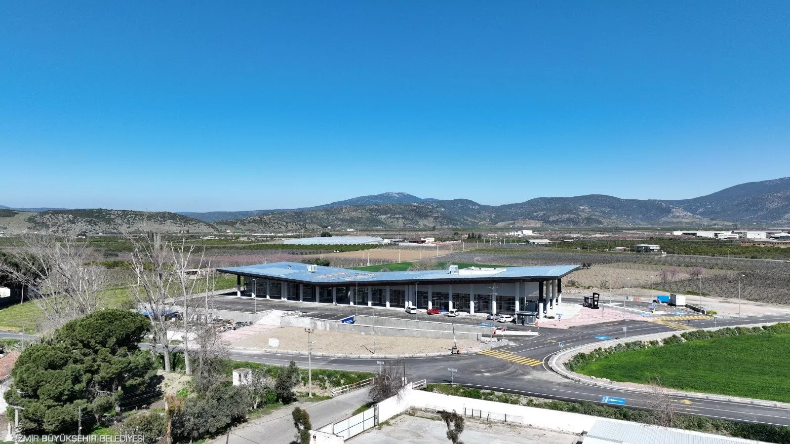 İzmir Büyükşehir Belediye Başkanı Tunç Soyer, Mayıs ayında hizmete açılması planlanan Selçuk İlçe Terminali'ni ziyaret etti. 