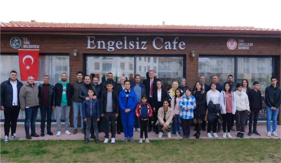 Tire Belediye Başkanı Atakan Duran'ın seçim öncesi vaatleri arasında yer alan ve 2 yıl önce hayata geçirilen "Engelsiz Kafe Projesi"nin protokolü yenilendi.