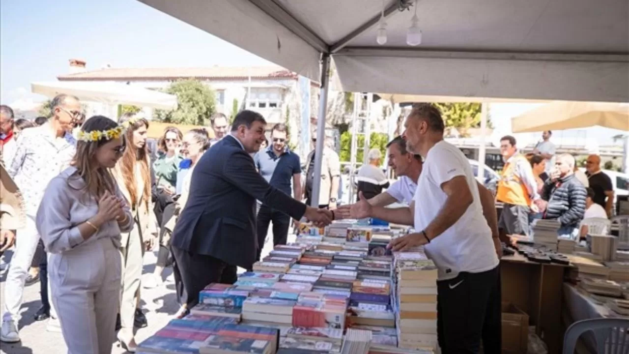 Alaçatı Ot Festivali'nde Cemil Tugay'dan Destek Sözü: "Her Sene Kalitesini Artıracak"