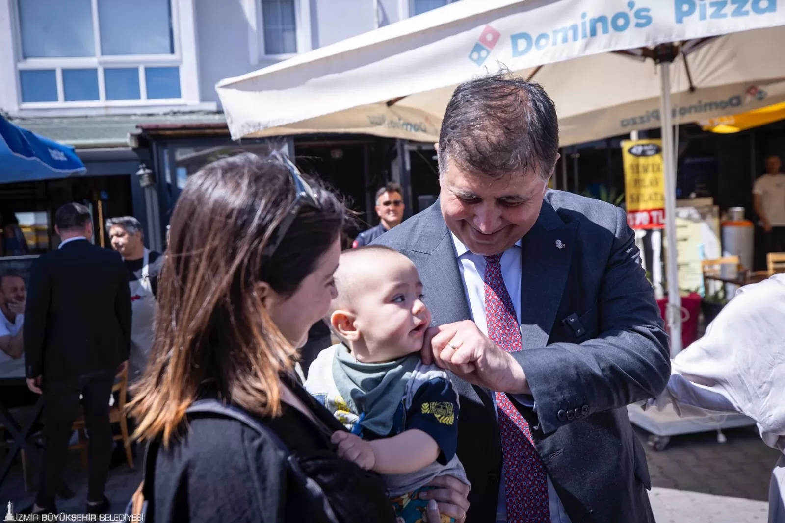 İzmir Büyükşehir Belediye Başkanı Dr. Cemil Tugay ve Çeşme Belediye Başkanı Lal Denizli, bu yıl 13'üncüsü düzenlenen Alaçatı Ot Festivali'nin açılışında bir araya geldi.