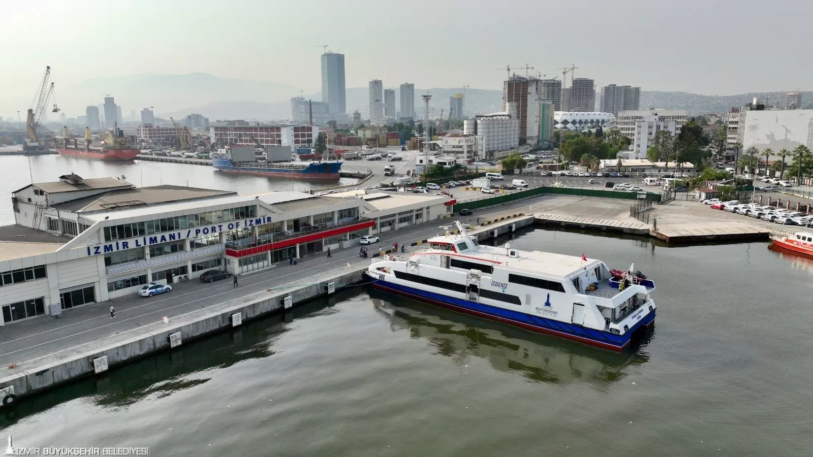 İzmir Büyükşehir Belediyesi ve İZDENİZ'in sunduğu özel seferlerle Ramazan Bayramı'nda Midilli'ye vizesiz gidebilirsiniz!