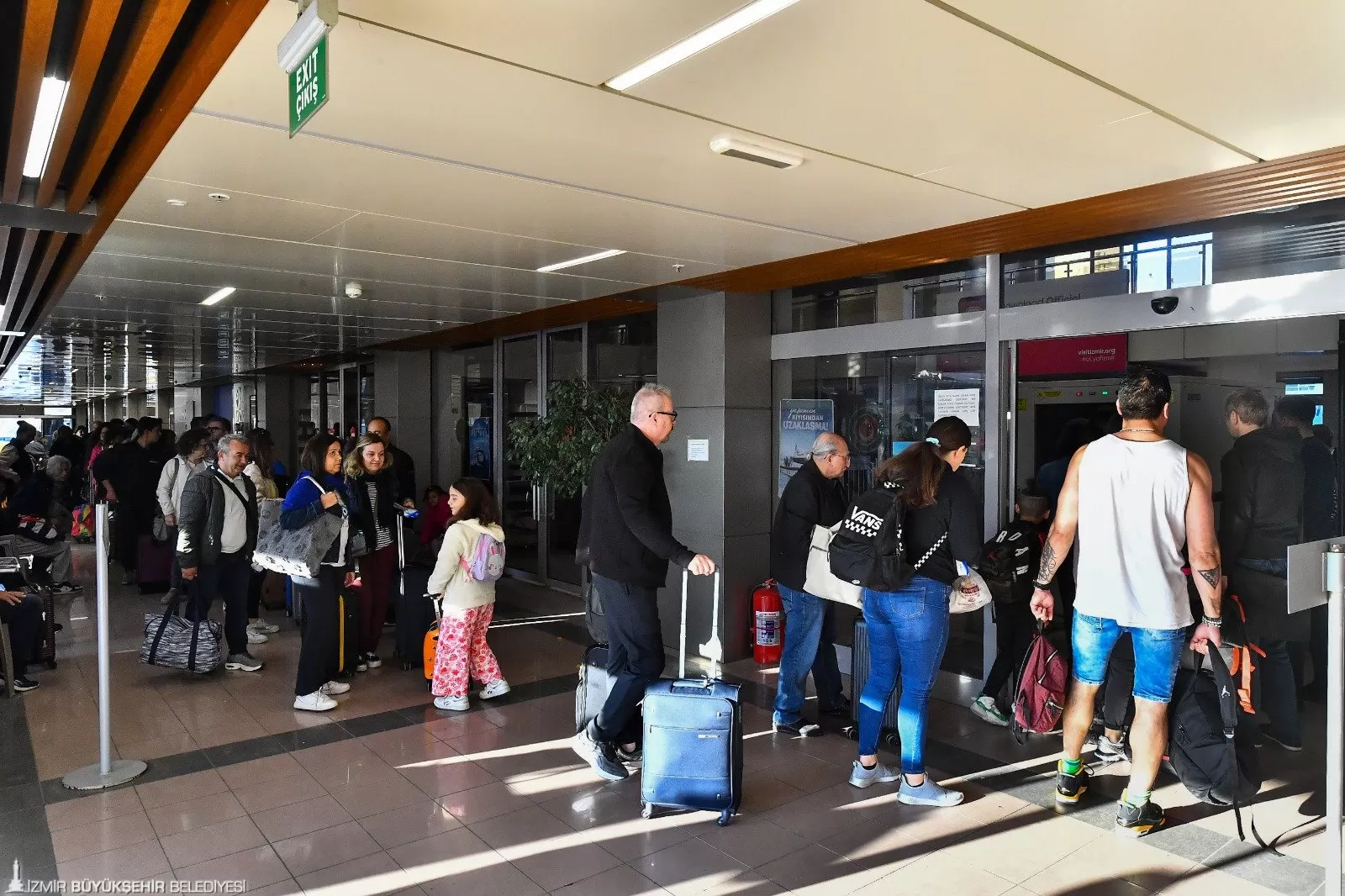 İzmir Büyükşehir Belediyesi ve İZDENİZ'in sunduğu özel seferlerle Ramazan Bayramı'nda Midilli'ye vizesiz gidebilirsiniz!