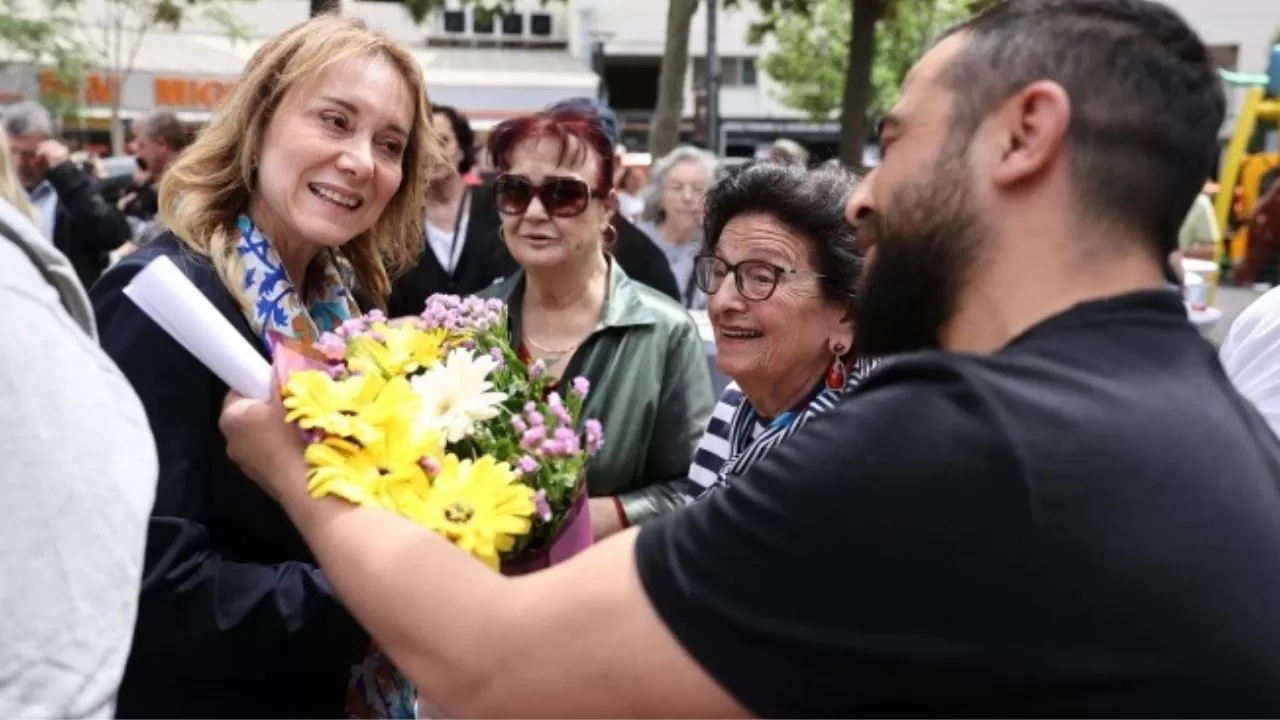 Konak Belediye Başkanı Nilüfer Çınarlı Mutlu, Göztepe Mahallesi'nde Halkla Buluştu!