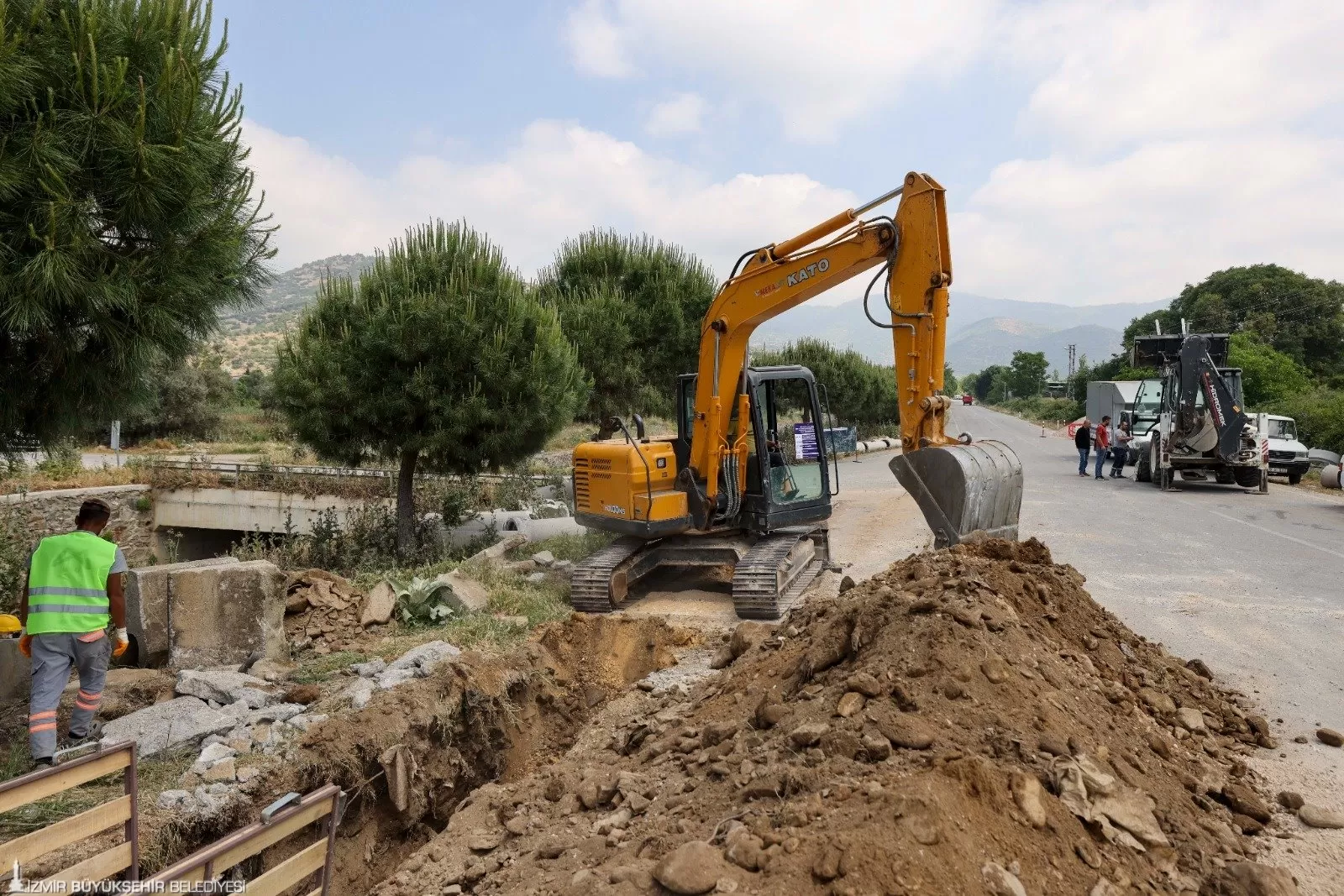 Ödemiş'in gözde turizm merkezi Birgi'de, İzmir Büyükşehir Belediyesi İZSU Genel Müdürlüğü tarafından başlatılan altyapı yatırımları sürüyor.