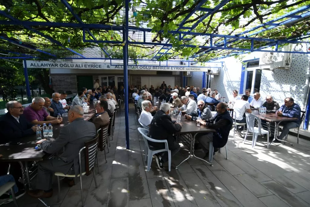 Bornova Belediye Başkanı Ömer Eşki, Yeşilova Ehlibeyt Cami Derneği'nin kahvaltı programında önemli açıklamalarda bulundu. 