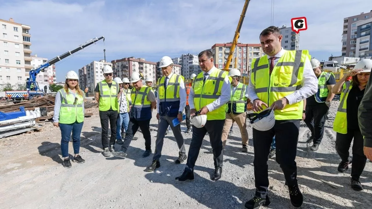 Buca Metrosu'nda Son Durum: TBM'ler Hızla Kazıyor, Hedef 400 Bin Yolcu!