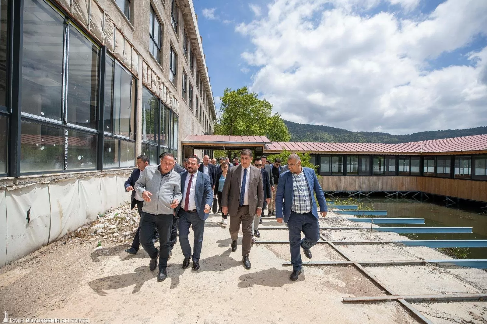 İzmir Büyükşehir Belediye Başkanı Dr. Cemil Tugay, 627 yıllık geleneğe sahip Helvuç (Helviş) Bayramı'na katılmak ve bölgede incelemelerde bulunmak üzere Ödemiş'e geldi. 